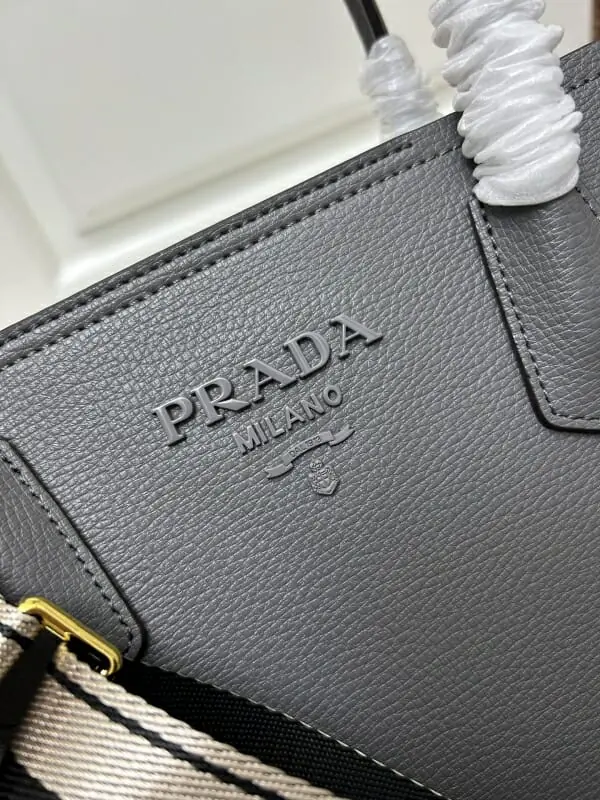 prada aaa qualite sac a main  pour femme s_117a1403